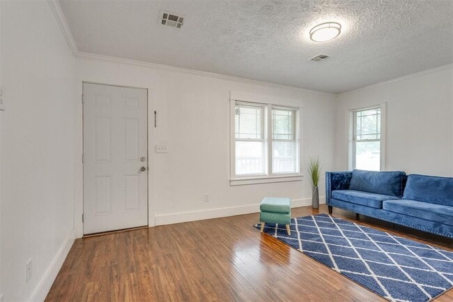 Building Photo - 516 E Rickenbacker Dr