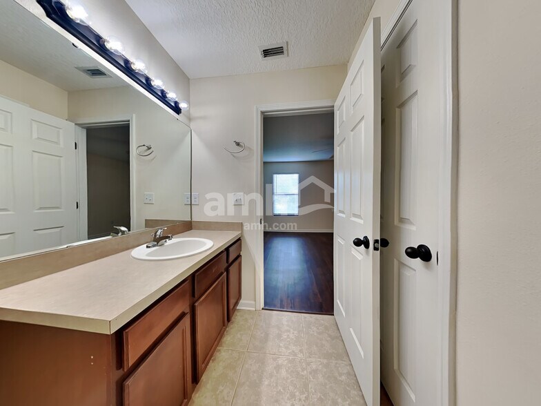 Building Photo - 9630 Mayville Dr E