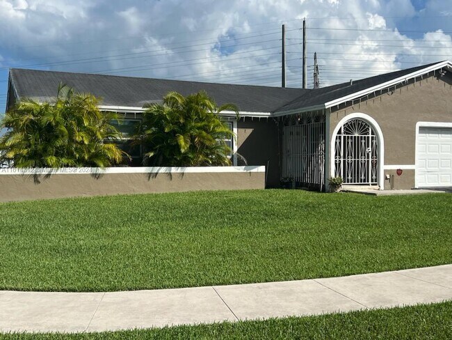 Primary Photo - 12552 SW 259th St