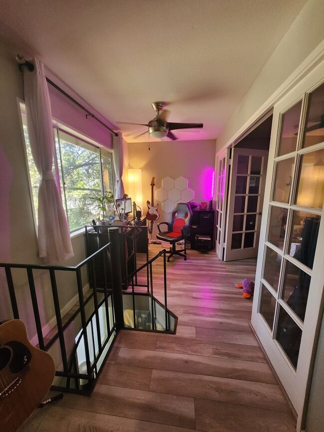 Building Photo - Private Mountain Retreat!