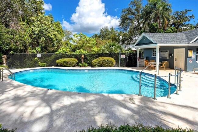 Building Photo - 2736 Penzance St