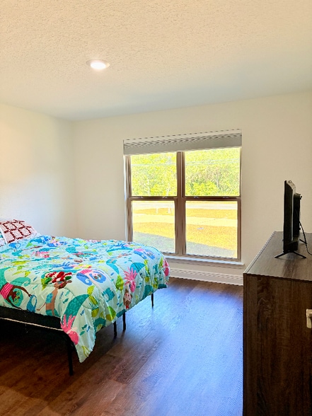 Building Photo - 2315 Bergren Rd