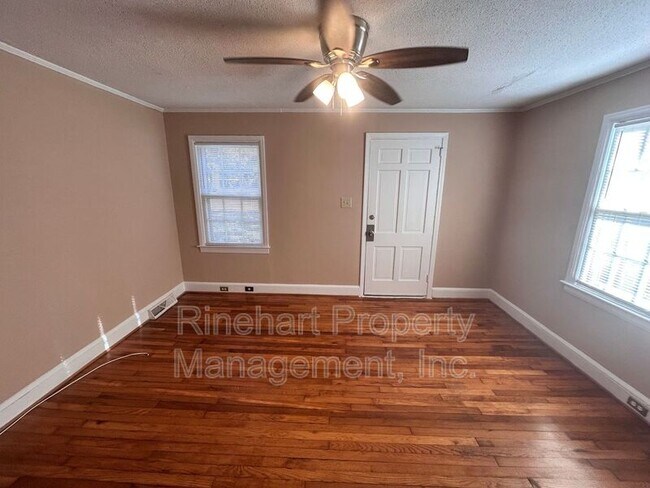 Building Photo - 1329 Eisenhower Rd