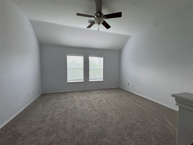 Building Photo - 3139 Summerland Dr
