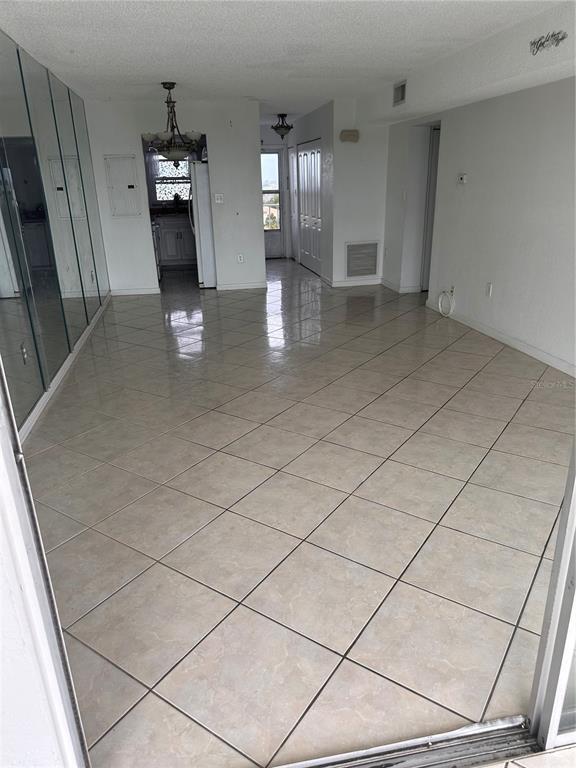Building Photo - 4939 Floramar Terrace