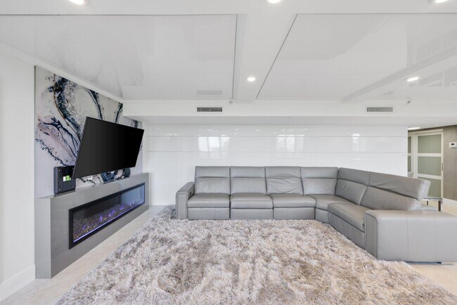 Building Photo - 3420 S Ocean Blvd