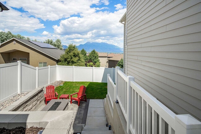 Building Photo - 2273 N Elderberry Dr