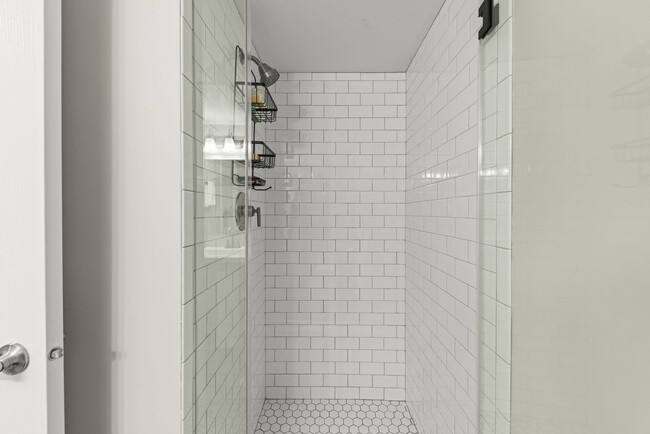 Building Photo - 16505 Timberview Dr