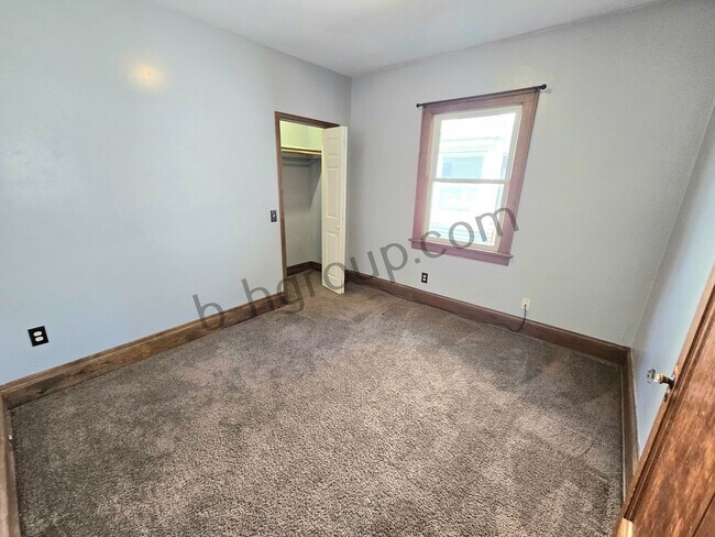 Building Photo - 7029 26th Ave