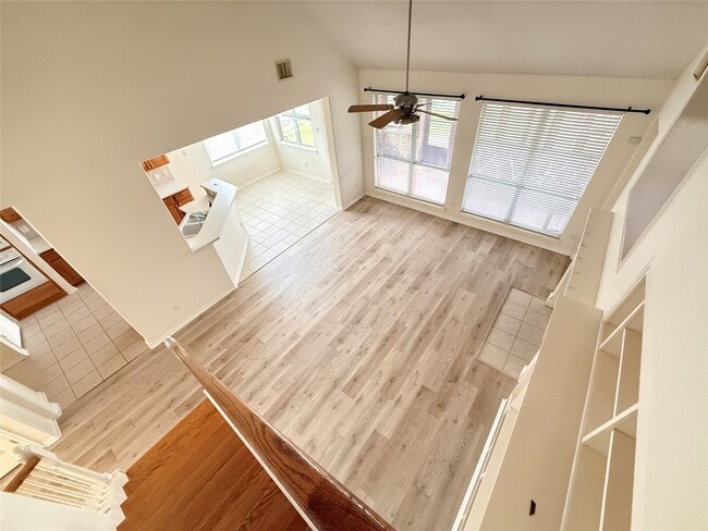 Building Photo - 1528 Mesa Verde Dr