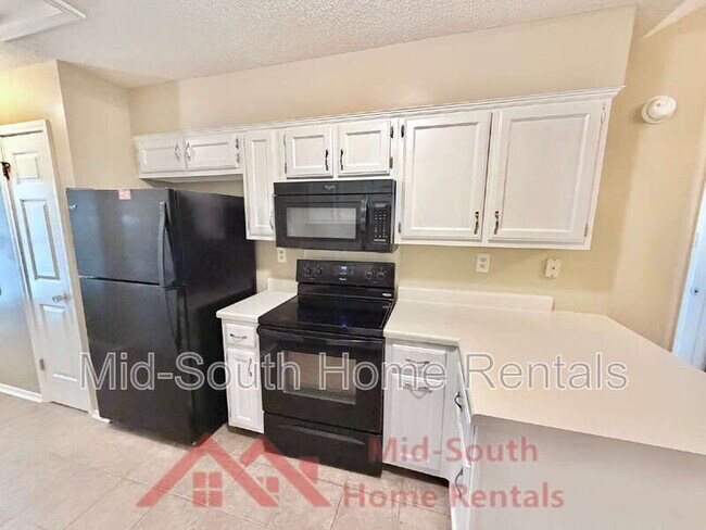 Building Photo - 8339 Honey Dew Cove