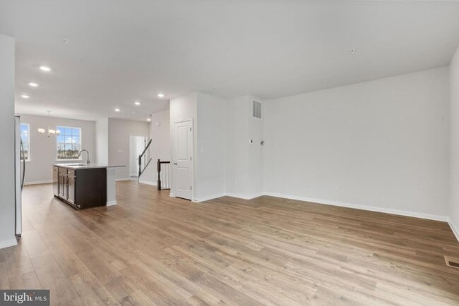 Building Photo - 5225 Manor Park Dr