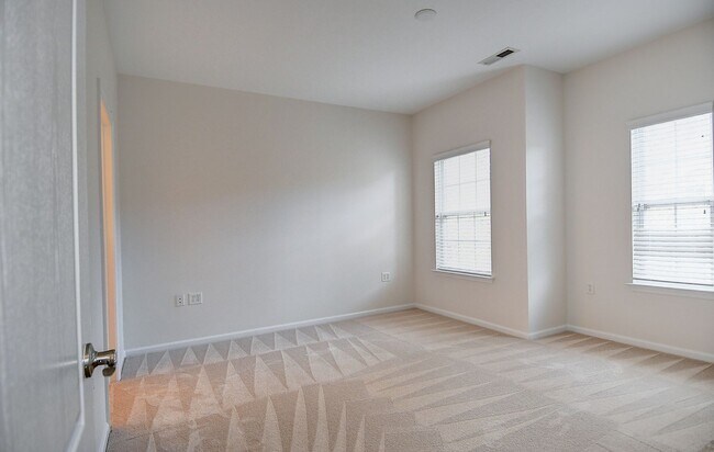 Building Photo - FOR RENT - VIRGINIA BEACH