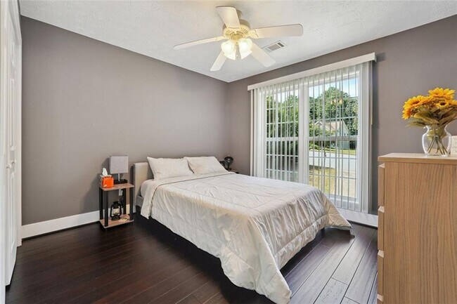 Building Photo - 3941 Pine Gorge Ct NE