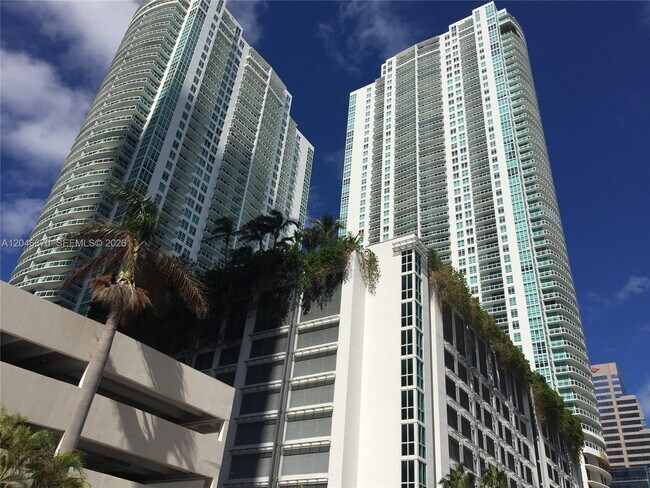 Building Photo - 951 Brickell Ave