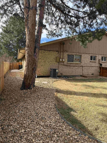 Building Photo - 5868 Newcombe Ct