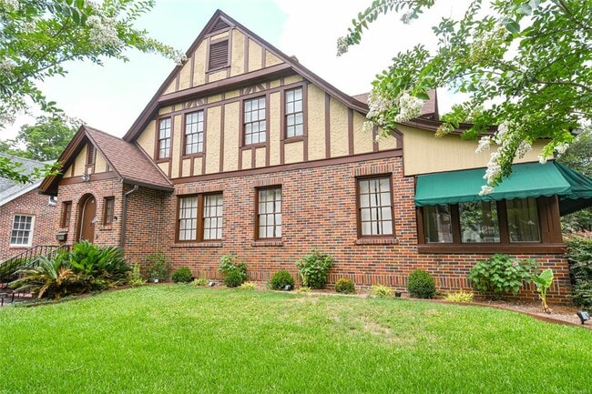 Building Photo - 1451 Watson St