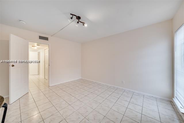 Building Photo - 4848 NW 24th Ct