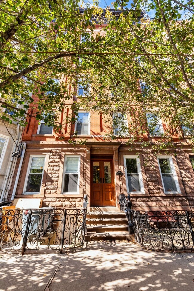 Building Photo - 1112 Hudson St