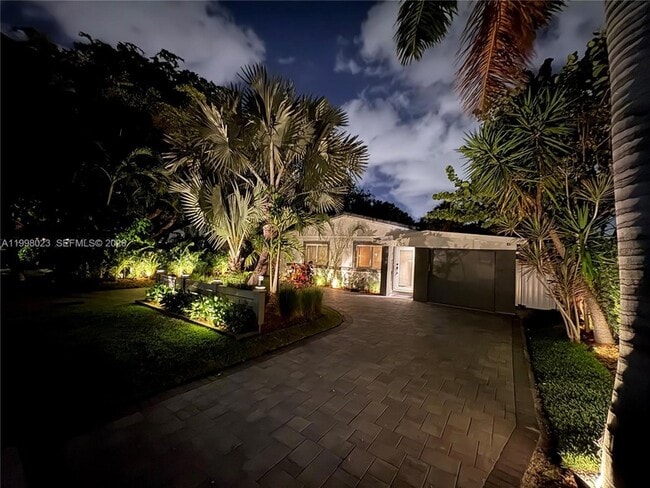 Building Photo - 1205 NE 17th Terrace