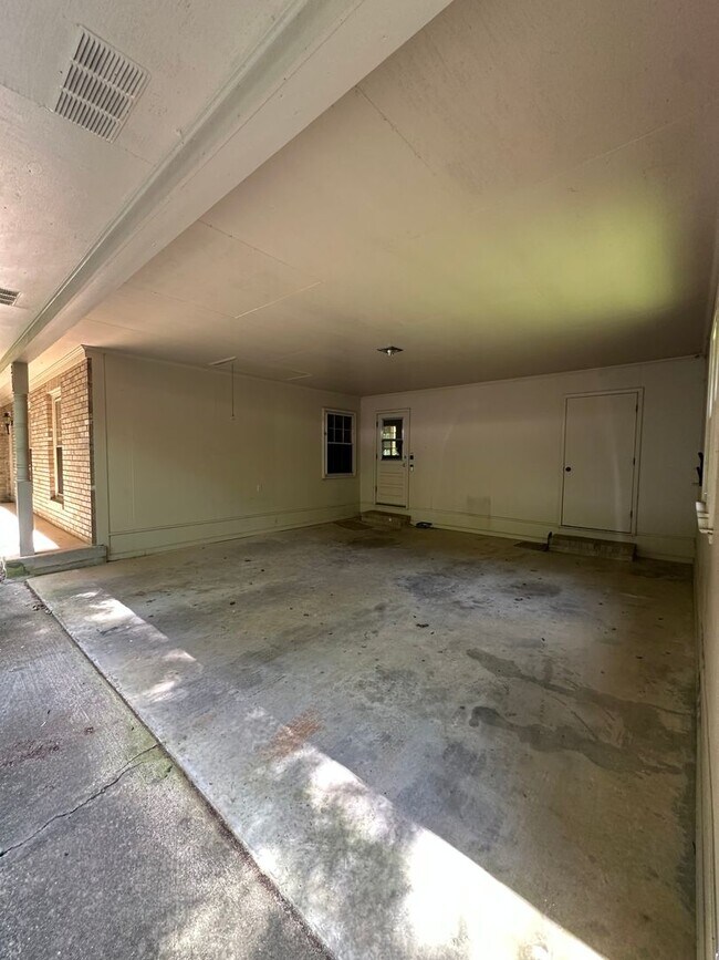 Building Photo - 375 Segrest Cir