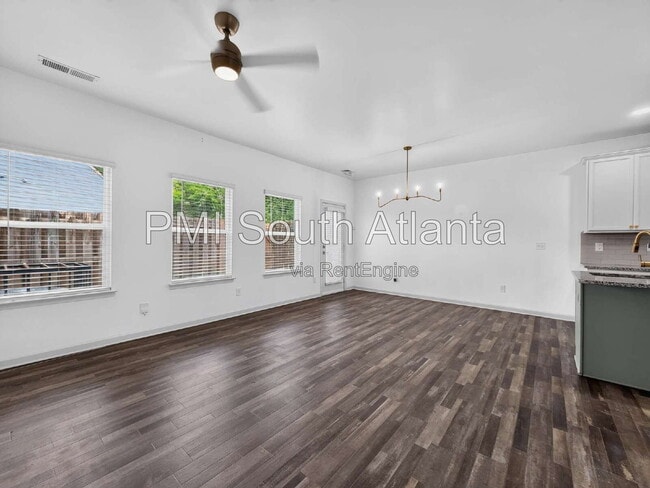 Building Photo - 4925 Lower Elm St