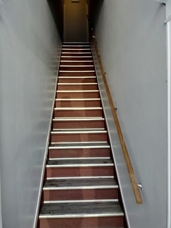 Building Photo - 1945 W 48th St