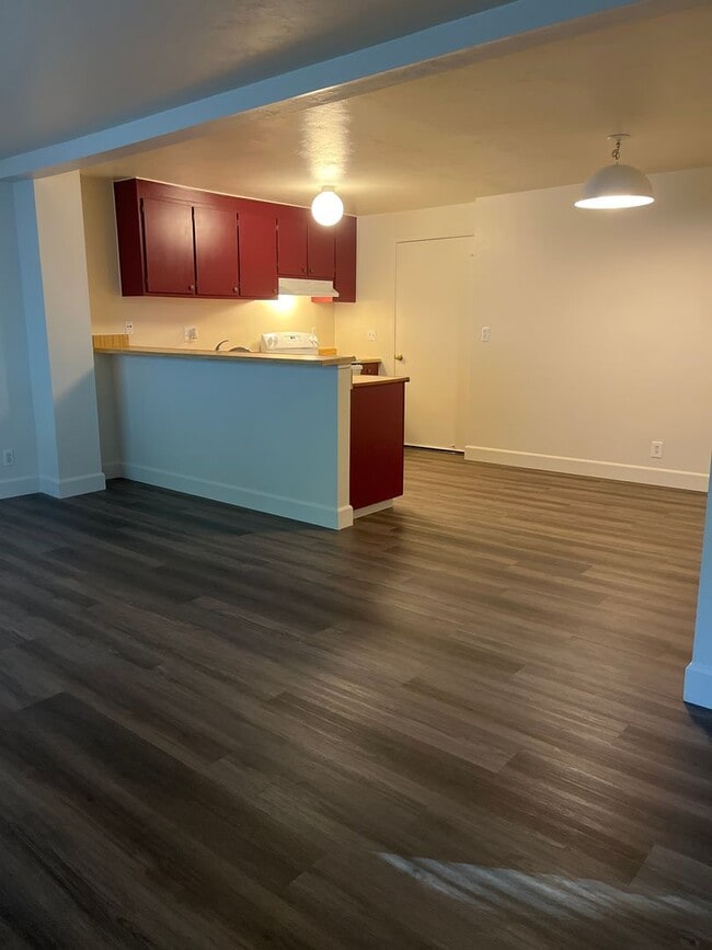 Building Photo - Long Street Townhouse