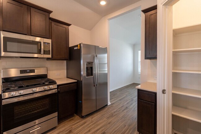 Building Photo - 5601 Bellissima Way