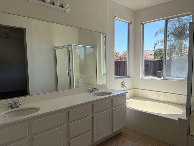 Building Photo - SINGLE STORY HOME LEASE AVAILABLE IN MENIFEE!!!