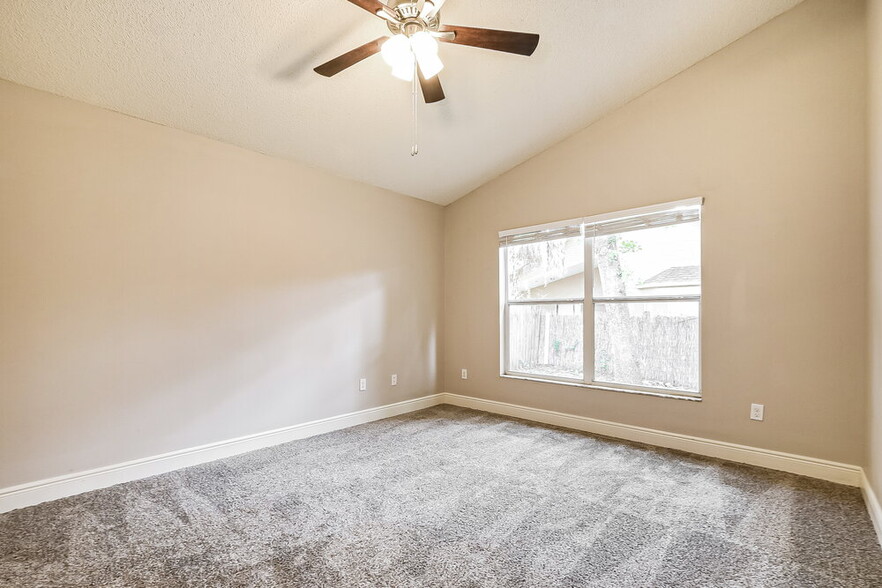 Building Photo - 813 Shell Ln