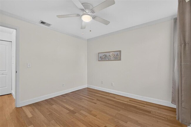 Building Photo - 3812 N Oak Dr