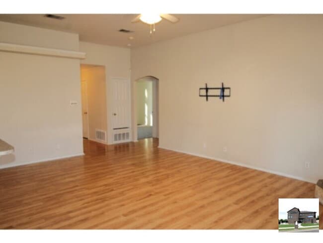 Building Photo - 4202 Jake Spoon Dr