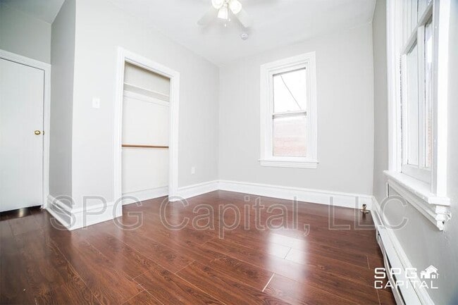 Building Photo - 28 Carlisle St