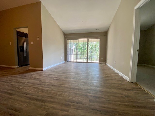 Living Room - 300 Blue Water Ct