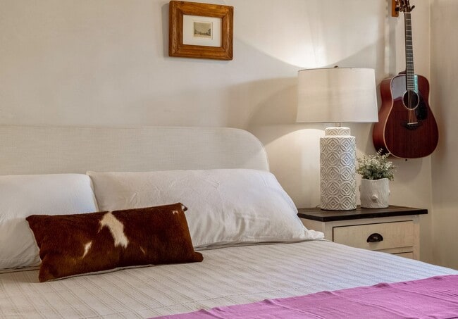 Building Photo - 573 W San Francisco St