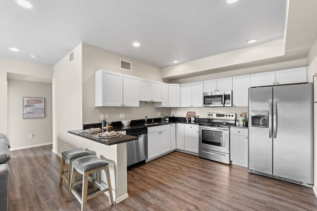 Building Photo - Easy Living with Modern Touches in a Prime...