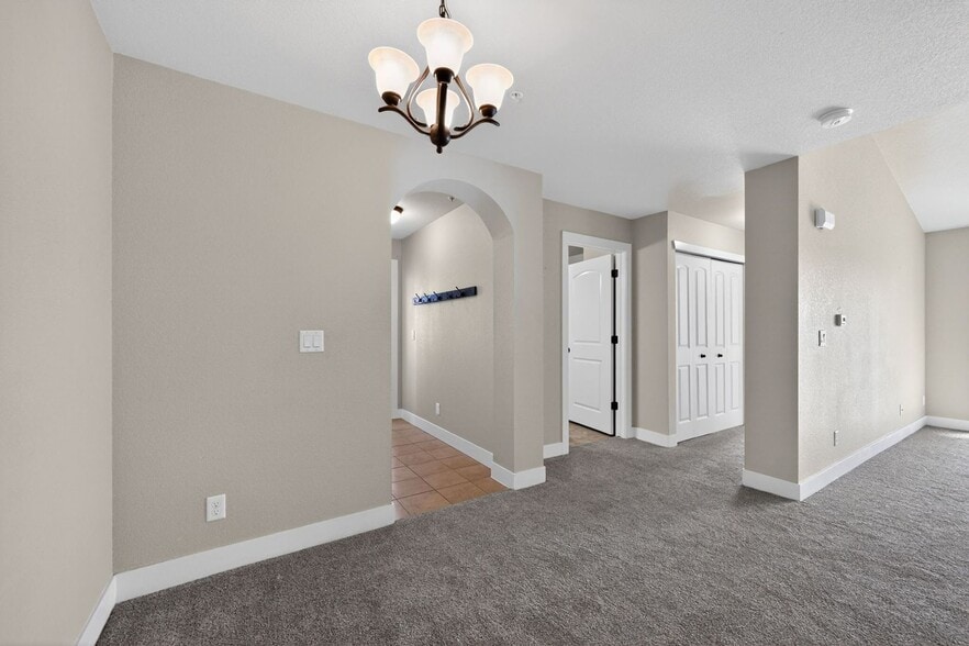 Building Photo - 4955 Hahns Peak Dr