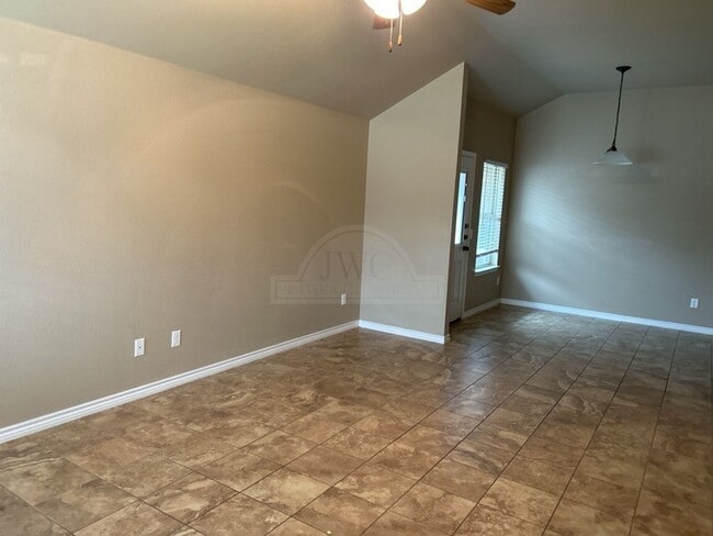 Building Photo - 406 Sladecek Dr