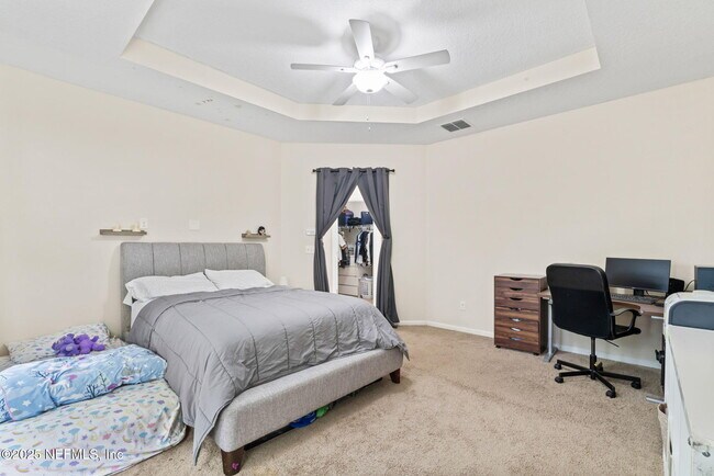 Building Photo - 300 Auburn Oaks Rd E