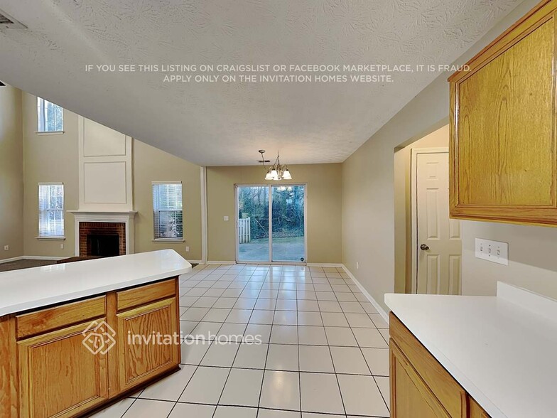 Building Photo - 3262 Ashgrove Ln SW