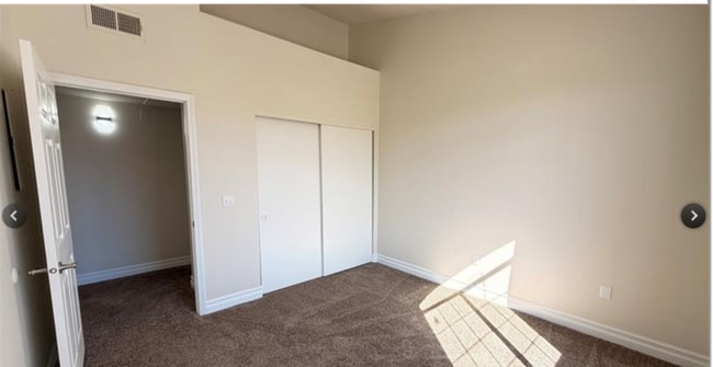 Building Photo - 75 N Valle Verde Dr