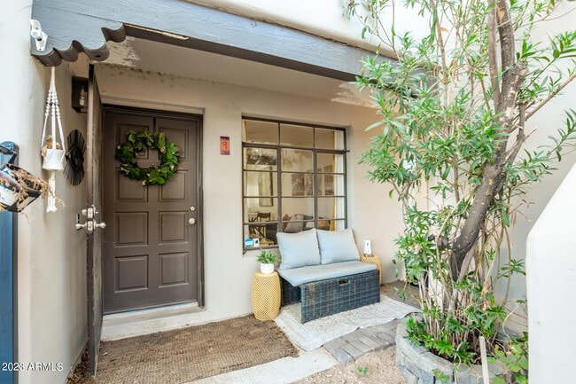 Building Photo - 1449 E Highland Ave