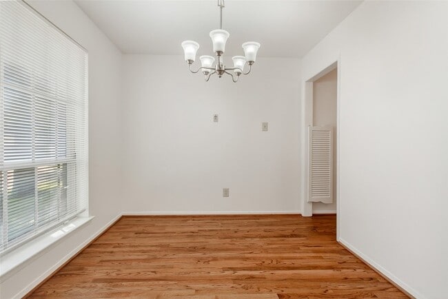 Building Photo - 7505 Brentcove Cir