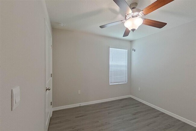 Building Photo - 8665 SW 44th Ct
