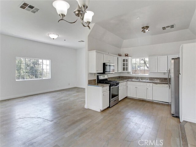 Building Photo - 3207 Kenneth Dr