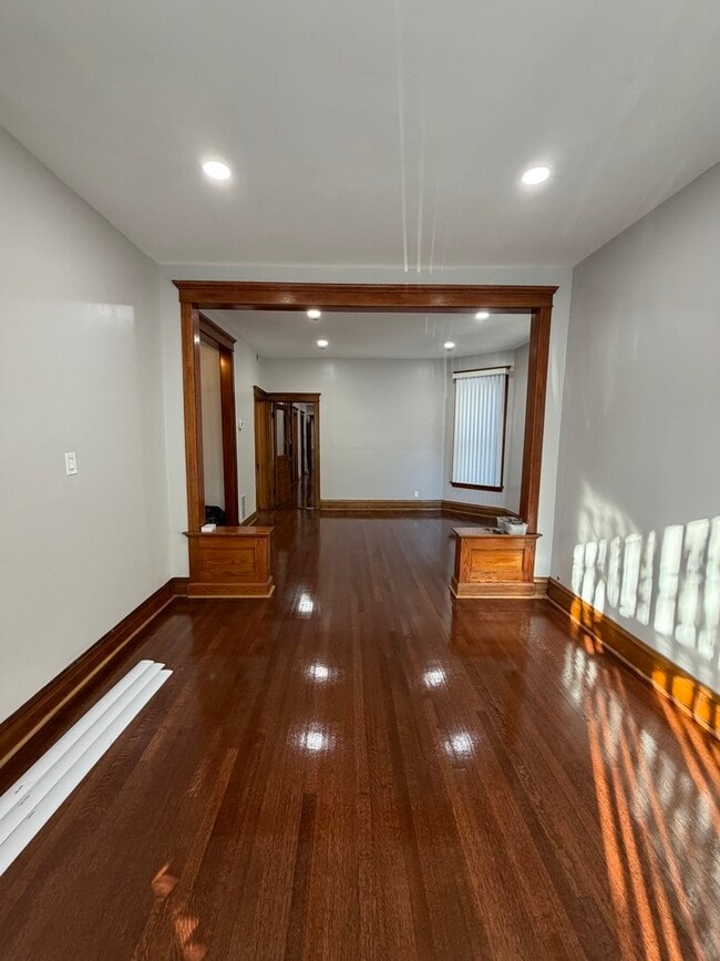 Building Photo - 2624 W Walton St