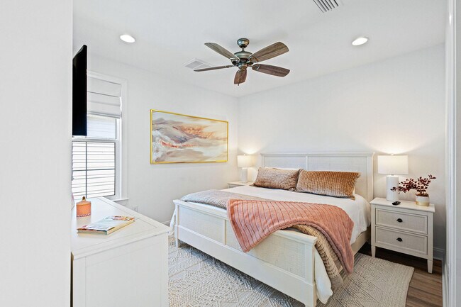 Building Photo - 84 Roundwood Dr