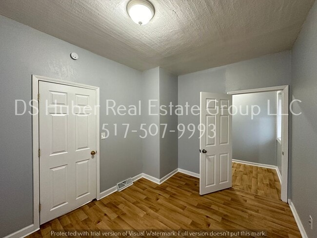 Building Photo - 813 N Jenison Ave