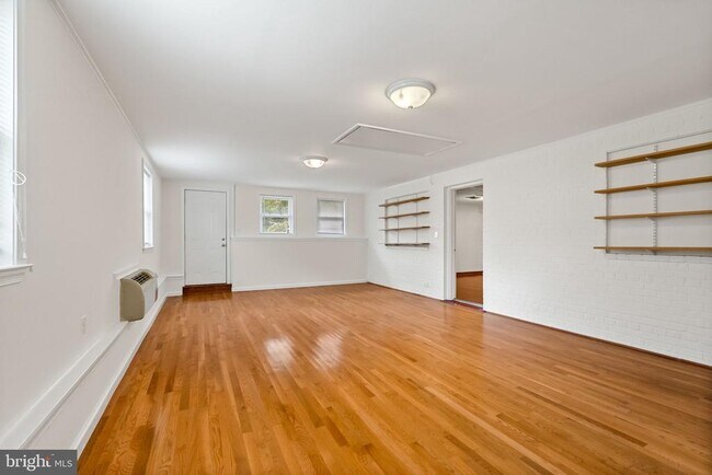 Building Photo - 1602 Woodmoor Ln